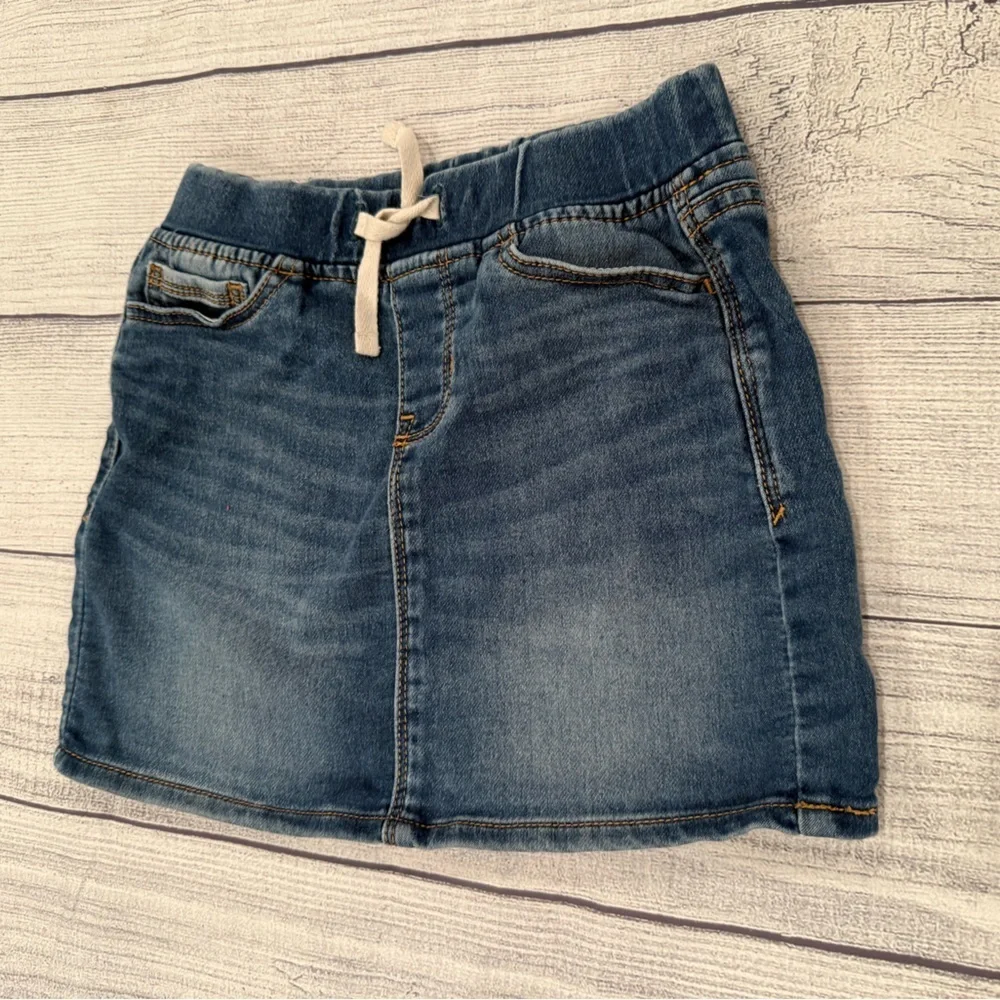 GAP Blue casual summer Denim Mini Skirt with Distressed Vintage Look/S (6-7)